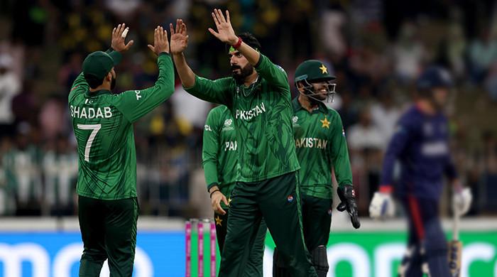 ٹی20 ورلڈکپ: پاکستان کو سیمی فائنل میں پہنچنے کیلئے سری لنکا کو کتنے رنز سے ہرانا ہوگا؟