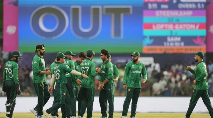 پاکستانی بولرز سری لنکا کو 147 رنز پر نہ روک سکے، گرین شرٹس ٹی ٹوئنٹی ورلڈکپ سے باہر 