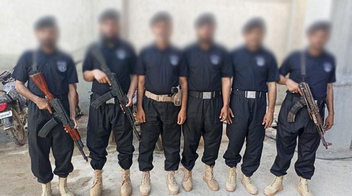 کراچی میں غیر تربیت یافتہ سکیورٹی گارڈز شہریوں کی زندگیوں کیلئے خطرہ بن گئے