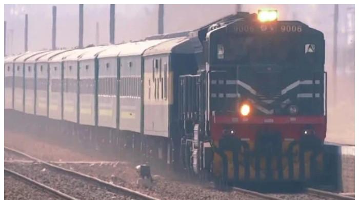 خیبرپختونخوا حکومت کا وادی پشاور میں وفاق کے تعاون سے ٹرین چلانےکا فیصلہ 