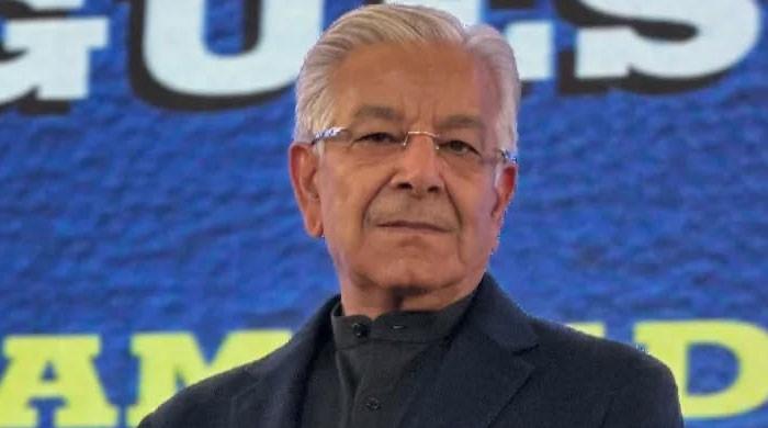 افغانستان نے ہمیشہ دہشتگردی کی پشت پناہی کی، افغان حکومت پرمزید اعتبار کرنا ٹھیک نہیں: وزیر دفاع