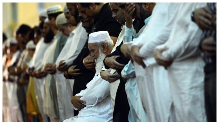 نماز میں خيالات کا آنا کیسا ہے؟