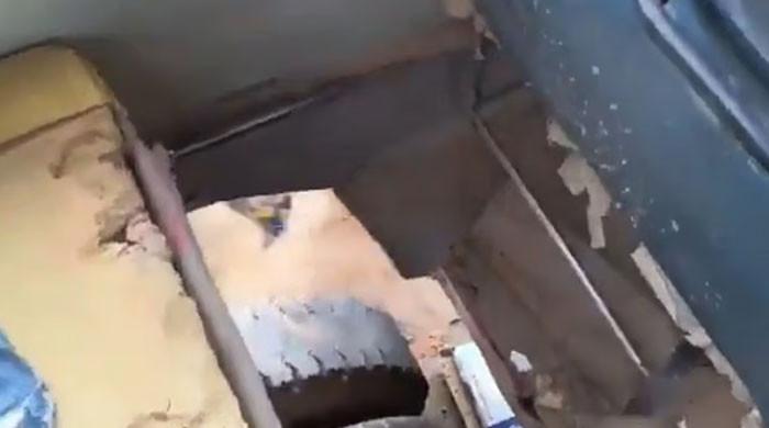 بھارت: اسکول بس کا فرش ٹوٹنے سے ایک طالب علم گر کر ہلاک