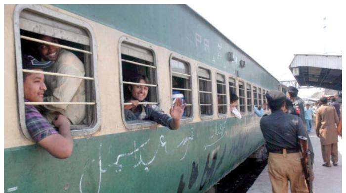 پاکستان ریلوے کا عیدالفطر پر 4 اسپیشل ٹرینیں چلانے کا فیصلہ