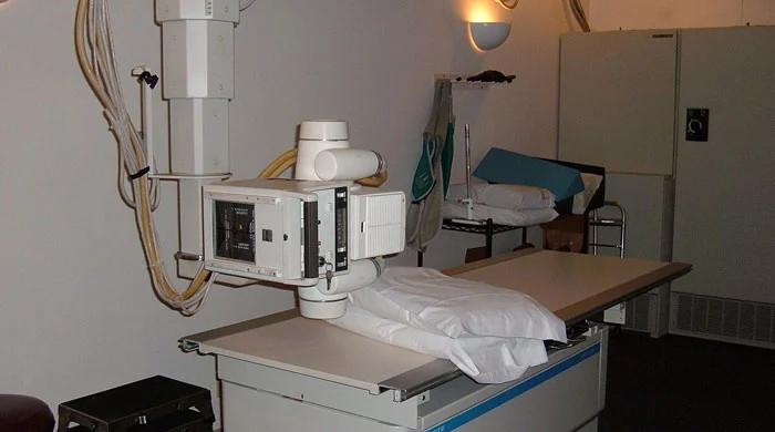 کیا زکوٰۃ کی رقم سے مشین خرید کر اسپتال کو دی جاسکتی ہے؟