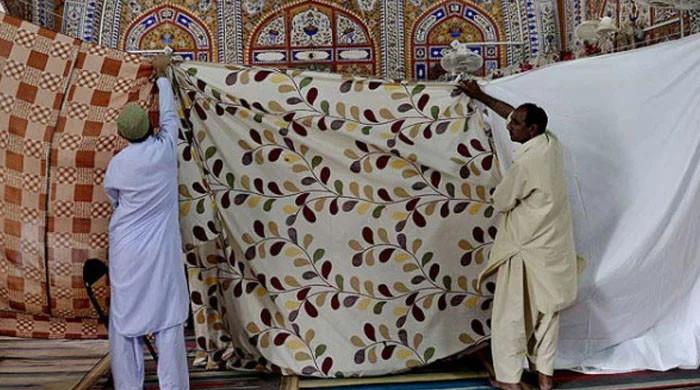 کیا اعتکاف کے دوران ضرورت کے تحت باہر نکلا جاسکتا ہے؟