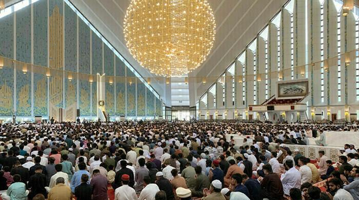 ملک بھر میں نمازِ عید کے ہزاروں چھوٹے بڑے اجتماعات، ملکی سلامتی اور اُمت مسلمہ کیلئے خصوصی دعائیں