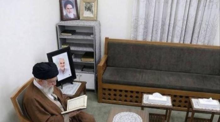 شہادت سے چند لمحے قبل لی گئی  آیت اللہ خامنہ ای کی آخری تصویر جاری