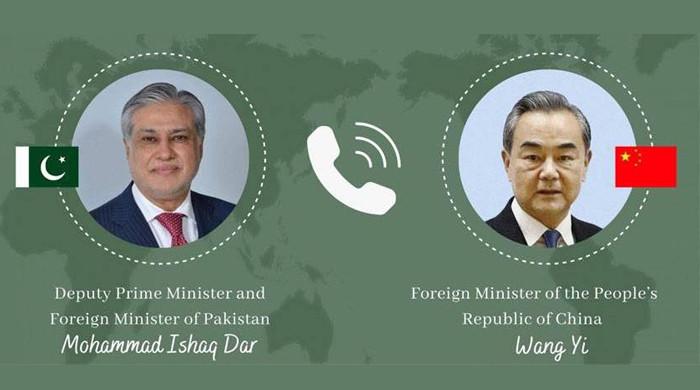 نائب وزیر اعظم اسحاق ڈار کی چینی وزیر خارجہ سے ٹیلیفونک گفتگو ،خطے کی بدلتی صورتحال پر تبادلہ خیال