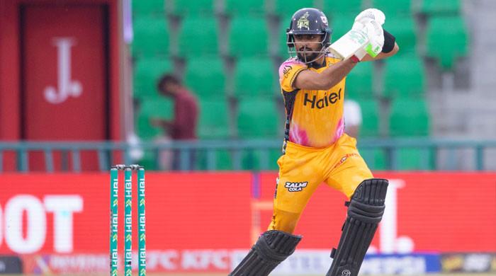 پی ایس ایل 11: پشاور زلمی نے  راولپنڈیز کیخلاف منفرد عالمی ریکارڈ  بنادیا