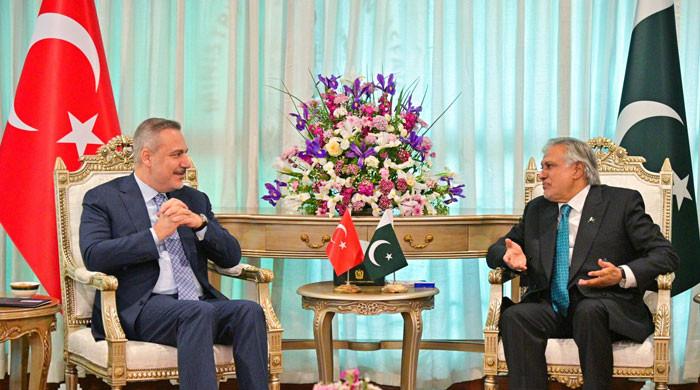 مشرق وسطیٰ صورتحال: مصر کے بعد ترک وزیر خارجہ کی اسحاق ڈار سے ملاقات، ایران سمیت علاقائی صورتحال پر تبادلہ خیال