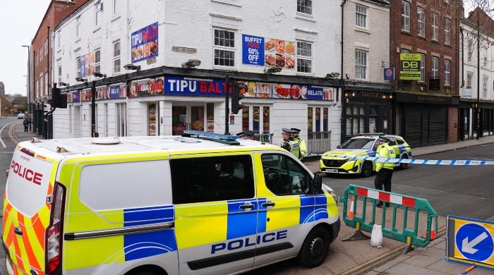 برطانوی شہر ڈربی میں بھارتی نژاد شہری نے گاڑی سے ٹکر مار کر 7 افراد کو زخمی کر دیا