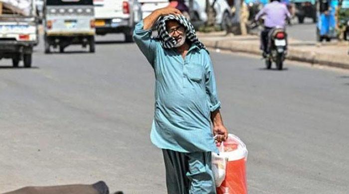 کراچی میں گرمی زور پکڑنے لگی، اتوار کو موسم شدید گرم رہنے کا امکان