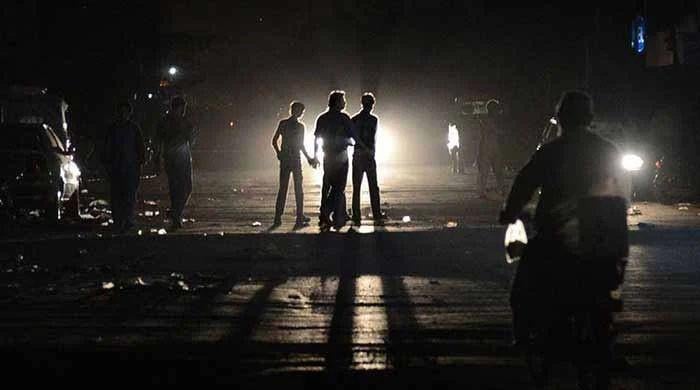 ملک کے تمام ڈسکوز میں بجلی کی صورتحال ابتر، پنجاب میں غیراعلانیہ لوڈشیڈنگ بڑھ گئی