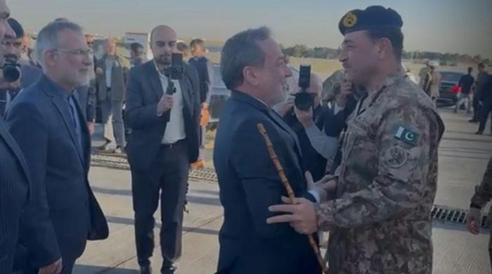 امریکا ایران مذاکرات، فیلڈ مارشل کے ہمراہ پاکستان کا اعلیٰ سطح کا وفد تہران پہنچ گیا