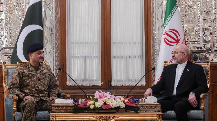 فیلڈ مارشل عاصم منیر کی  ایرانی پارلیمنٹ کے اسپیکر باقر قالیباف سے ملاقات