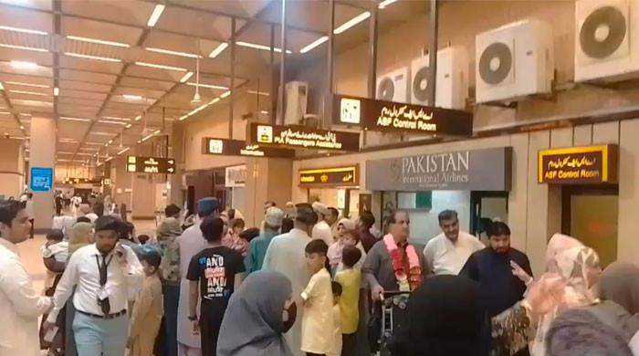 پاکستان سے حج آپریشن کا آغاز، کراچی سے پہلی پرواز 16 عازمین کو لیکر روانہ