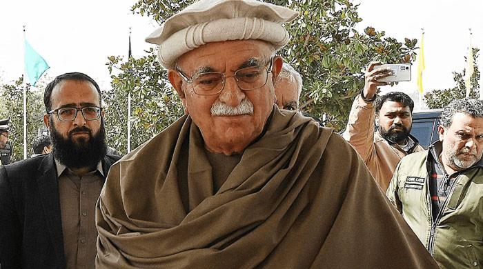 محمود اچکزئی پی ٹی آئی قیادت سے ناراض، مردان جلسے میں شرکت نہ کرنے کا امکان