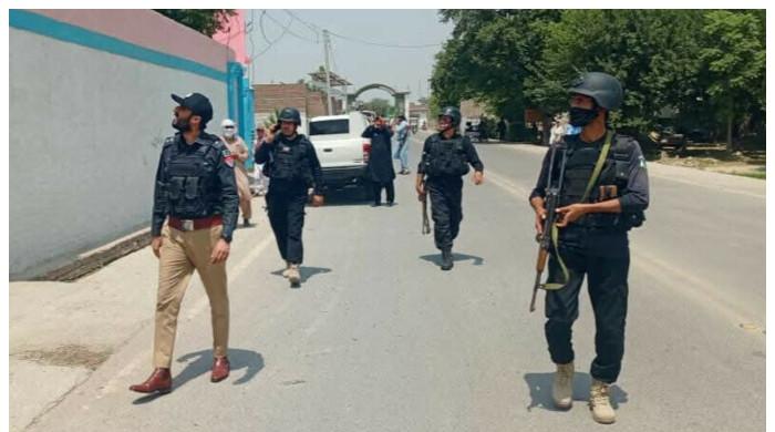 خضدار میں شرپسند عناصر سے فائرنگ کے تبادلے میں لیڈی کانسٹیبل سمیت 2 اہلکار شہید