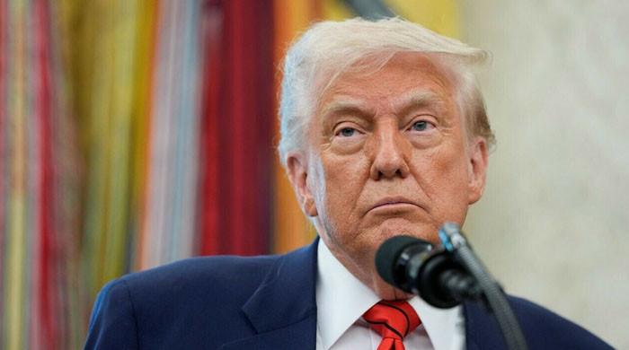 ہم نے ایک جہاز پکڑا ہے جس میں کچھ چیزیں ہیں جو چین کی طرف سے تحفہ ہیں: ٹرمپ