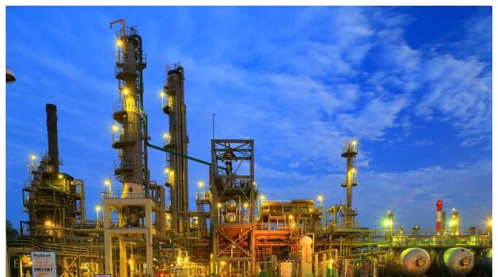 اٹک ریفائنری کیلئے خام تیل ٹینکرز کی آمد ورفت پر عائد پابندی ختم، تیل سپلائی شروع