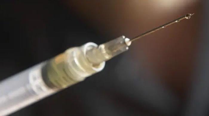 ایچ آئی وی کا پھیلاؤ: استعمال شدہ سرنجز پر عائد پابندی پر عملدرآمد یقینی بنانے کا حکم