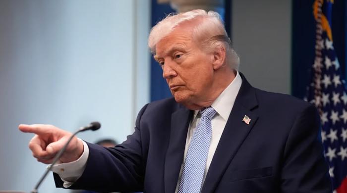 صدر ٹرمپ کا ایرانی رہنماؤں میں اختلافات کا دعویٰ، آبنائے ہرمز کی ناکا بندی ختم نہ کرنے کا اعلان