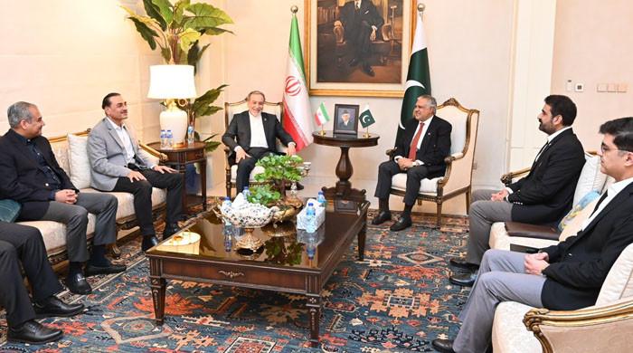 ایرانی وفد کا مزید قیام کا ارادہ نہیں، عباس عراقچی وزیراعظم سے ملاقات کے بعد آج ہی روانہ ہونگے