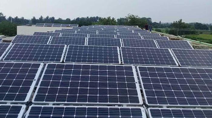 وزیراعظم کی سولر پینلز درآمدات کی آڑ میں120 ارب روپےکی منی لانڈرنگ کے ذمہ داروں کیخلاف خلاف فوری کارروائی کی ہدایت