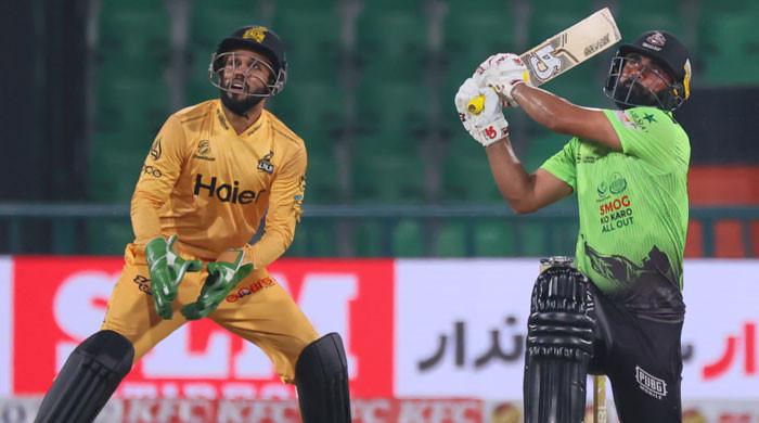 پی ایس ایل 11: لاہور قلندرز نے  پشاور  زلمی کو 6 وکٹ سے ہرادیا