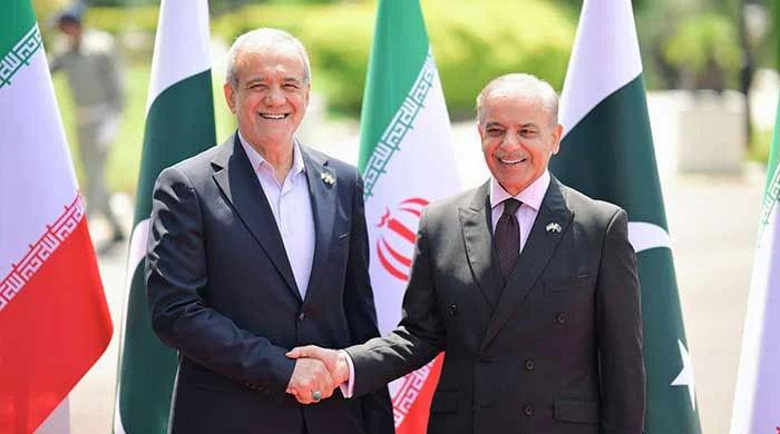 وزیراعظم سے ٹیلیفونک رابطہ، ایرانی صدر نے شہباز شریف، فیلڈ مارشل اور ڈار کی امن کاوشوں میں اہم کردار پر شکریہ ادا کیا