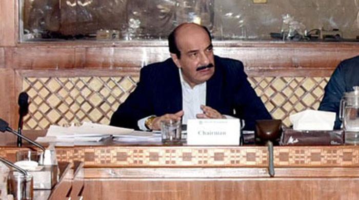 102 یونٹ کا بل 11800روپے، آپ صارف نہيں بکراکہا کریں: قائمہ کمیٹی اجلاس میں کامل  آغا پاورڈویژن پر برس پڑے