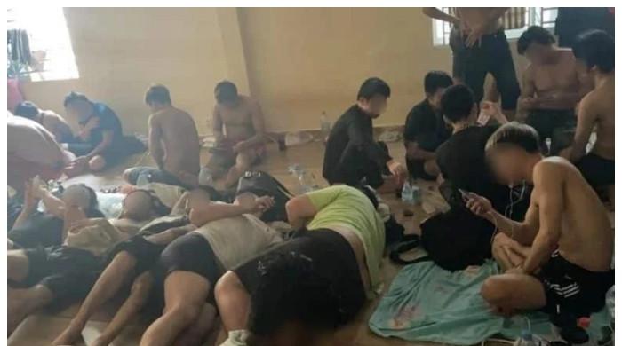 کمبوڈیا میں 54 غیر قانونی تارکینِ وطن پاکستانی زیرِ حراست، غیر انسانی سلوک کی ویڈیو سامنے آگئی