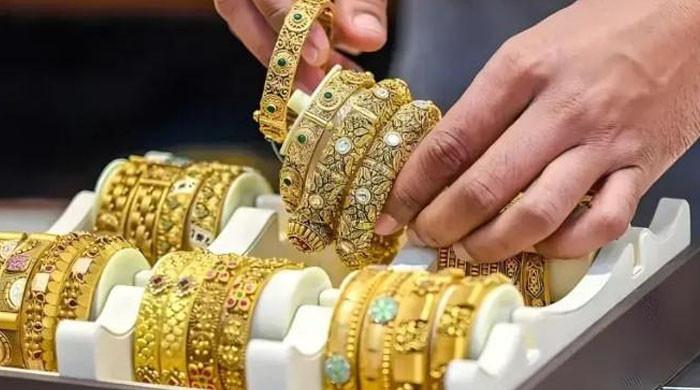ملک بھر میں سونے کی قیمت میں مسلسل کمی، فی تولہ سونا 5500 روپے سستا ہوگیا