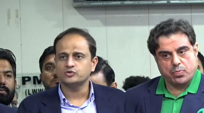 لاہور اورکراچی کا موازنہ مناسب نہیں،کراچی کو اپنے پاؤں پرکھڑا ہونےکیلئے بہت پیسہ چاہیے: مرتضیٰ وہاب