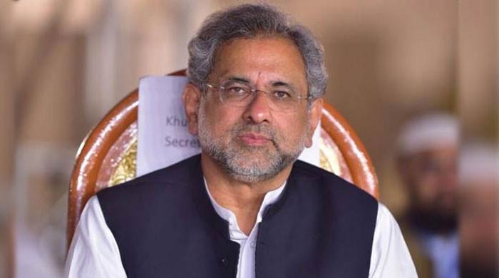 کراچی میں گرین لائن اورکے4 پروجیکٹ کیلئے وفاق نے رقم دی تھی،9 سال ہوگئے پیسےخرچ نہيں ہوئے: شاہد خاقان عباسی