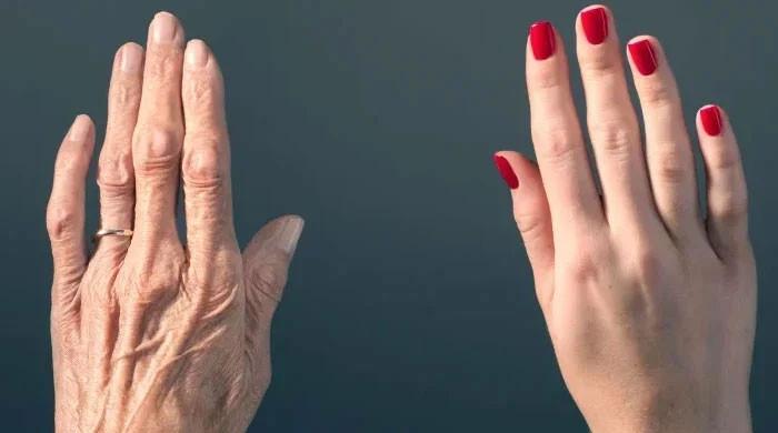 عمر بڑھنے کے باوجود جوان رہنا چاہتے ہیں؟ تو ایک عادت آج ہی اپنالیں