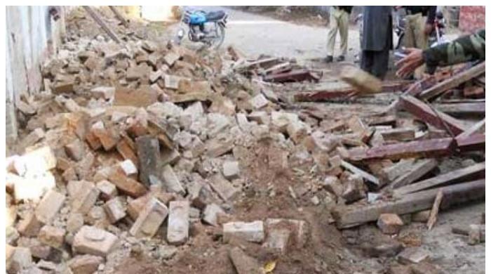 جیکب آباد: باڑے کی دیوار گرنے سے 3 لڑکے جاں بحق