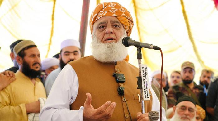 کوئی اور ہمارا دفاع نہیں کرےگا، امت مسلمہ کو خود اپنے دفاع کیلئے متحد ہونا پڑےگا: مولانا فضل الرحمان