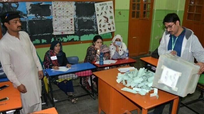 سندھ کے 9  اضلاع میں ضمنی بلدیاتی الیکشن: حیدرآباد میں ایک نشست پر پی پی، دوسری پر آزاد امیدوار کامیاب
