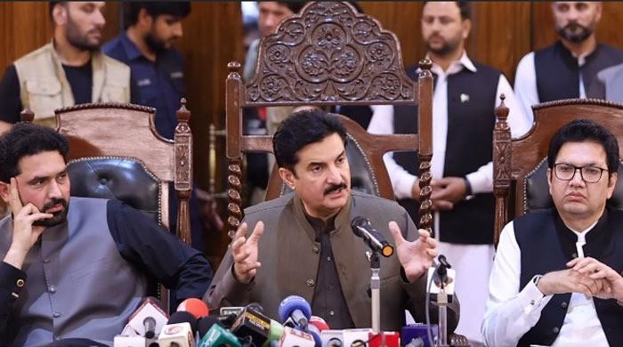 خیبر پختونخواکے مسائل پر پی ٹی آئی، پیپلز پارٹی اور ن لیگ ایک پیج پر، وفاق سے صوبےکے حقوق ادا کرنےکا مطالبہ کردیا