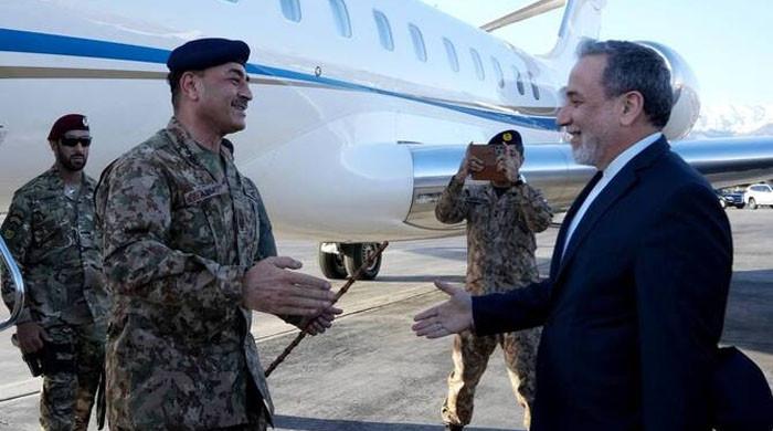 فیلڈ مارشل سید عاصم منیر سرکاری دورے پر ایران روانہ ہو گئے