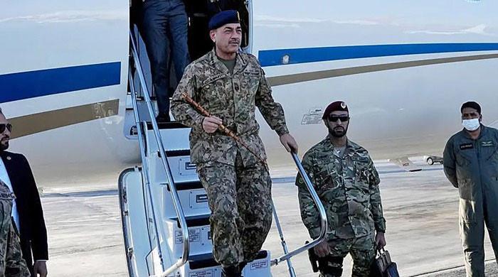فیلڈ مارشل سید عاصم منیر  سرکاری دورے پر تہران پہنچ گئے 