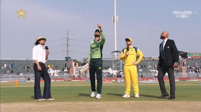 پہلا ون ڈے: پاکستان کا آسٹریلیا کے خلاف ٹاس جیت کر فیلڈنگ کا فیصلہ