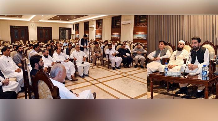 سہیل آفریدی کی زیرصدارت پی ٹی آئی کا پارلیمانی پارٹی اجلاس، 30 سے زائد اراکین غیر حاضر رہے