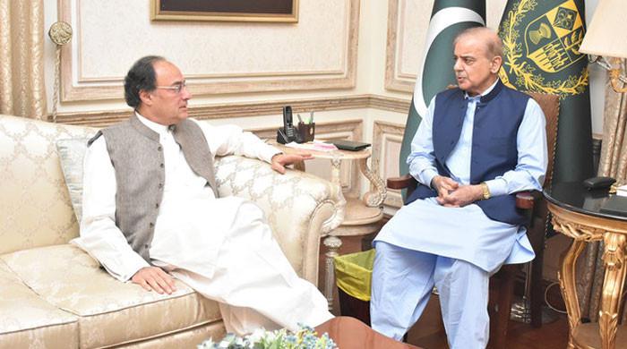 تنخواہوں میں 10 سے 15 فیصدا ضافے کی تجویز، وزیر اعظم اتحادیوں سے مشاورت کے بعد حتمی فیصلہ کرینگے