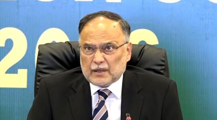 کراچی کو وفاق کے ماتحت کرنے کی کوئی تجویز زیر غور نہیں: احسن اقبال