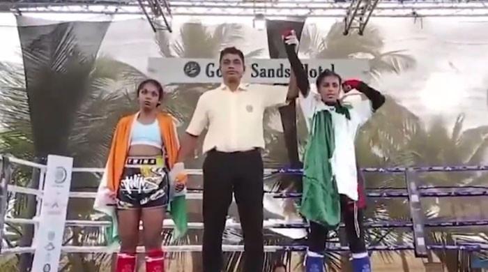 ایشین گیمز: ریسلنگ فائنل میں عائشہ بلوچ نے بھارتی حریف کو مات دے کر گولڈ میڈل جیت لیا