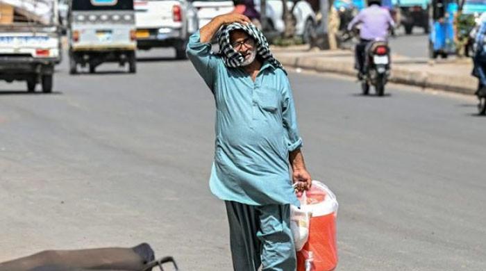 ملک کے بیشتر علاقوں میں موسم شدید گرم، سبی میں پارہ 49 ڈگری رہا
