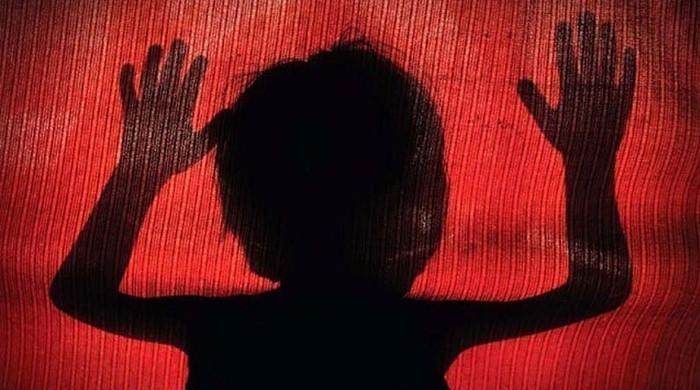 بھارت: ملزم نے بسکٹ کا لالچ دیکر 3 سالہ بچی کو زیادتی کا نشانہ بناکر قتل کردیا